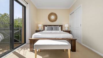 2 bedrooms, iron/ironing board, WiFi, bed sheets