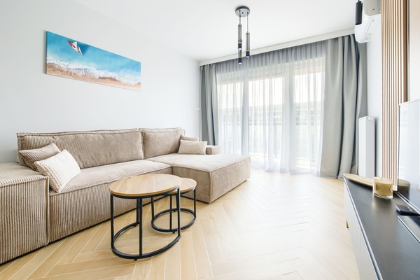 Apartment (40H) | Living area | Flat-screen TV