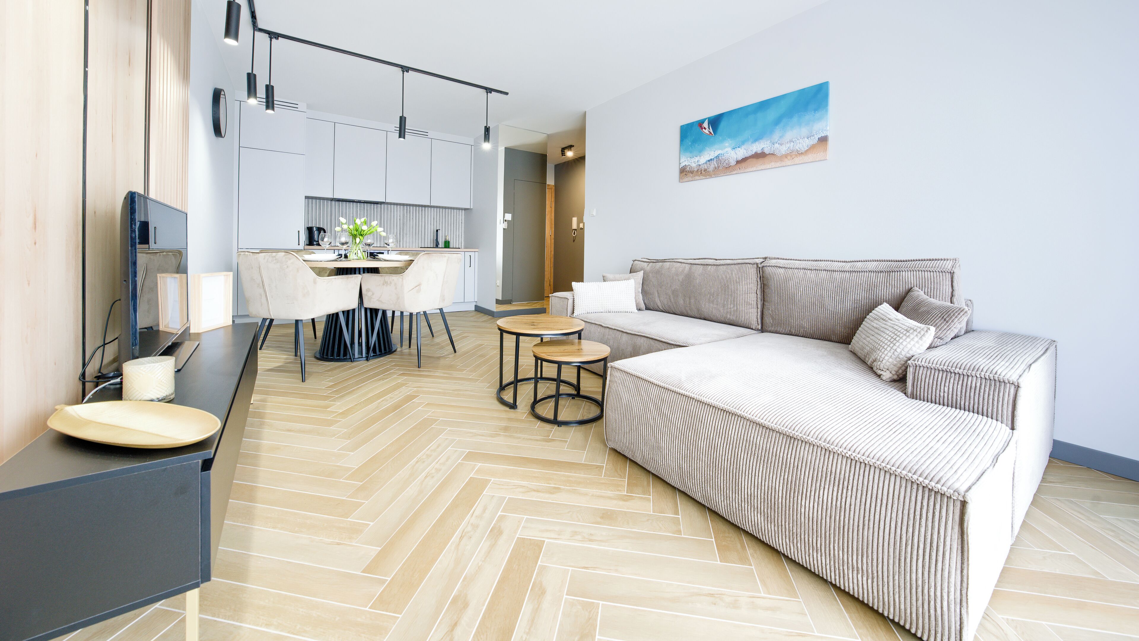 アパートメント (40H) | リビング エリア | 薄型テレビ