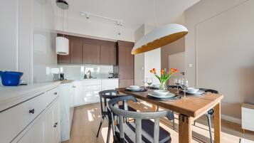 Appartement (33E) | Restauration dans la chambre