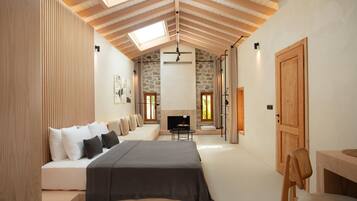 Deluxe Double Room, 1 Queen Bed, Private Pool | Minibar, laptop workspace, free WiFi, bed sheets