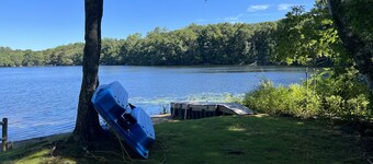 Waterfront on Lake!  6 bd, 2 bth.  Central Air.  Huge Deck.  Paddle boat!