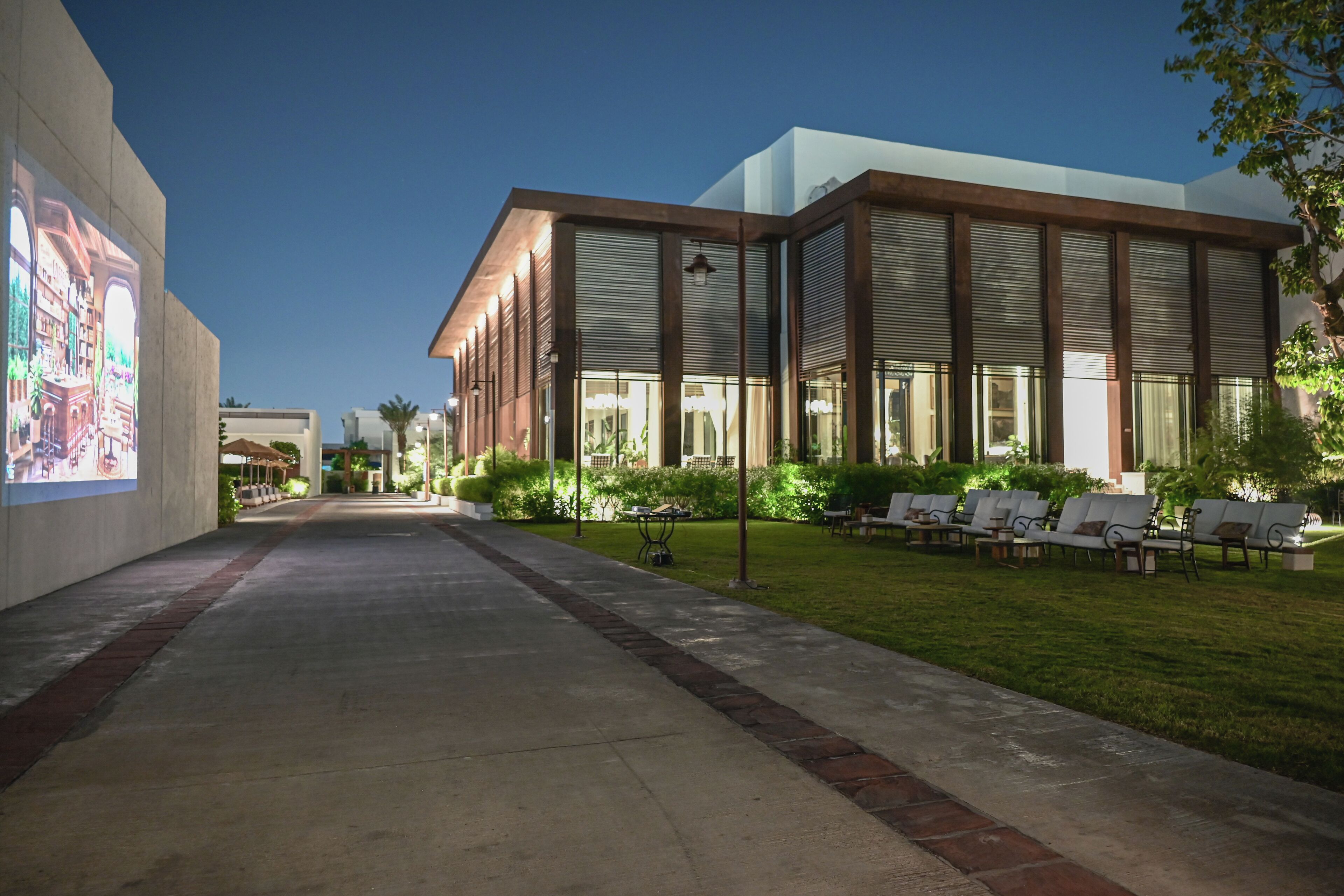 Photo - Maysan Doha, LXR Hotels & Resorts