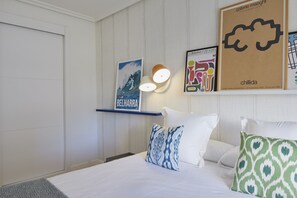 1 habitación, tabla de planchar con plancha, wifi gratis y ropa de cama 