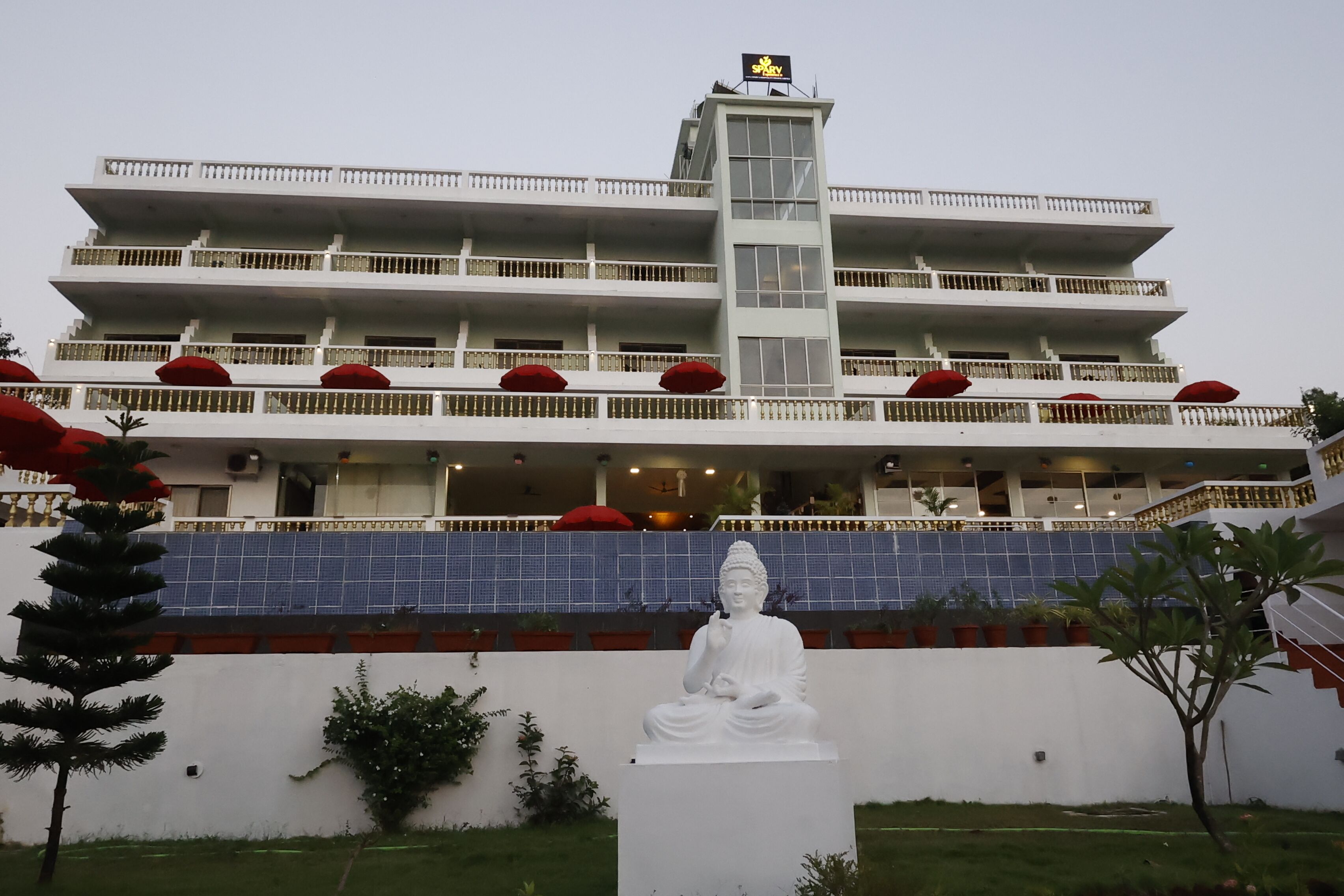 واجهة المنشأة