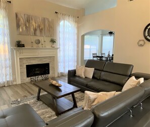Smart TV, fireplace