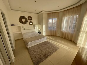 4 bedrooms, free WiFi