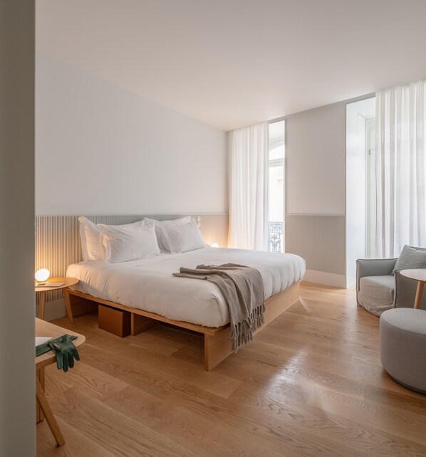 Premium Double Room | Egyptian cotton sheets, premium bedding, Select Comfort beds, minibar - Montecarmo 12 - Design Boutique Hotel (Lisbon)