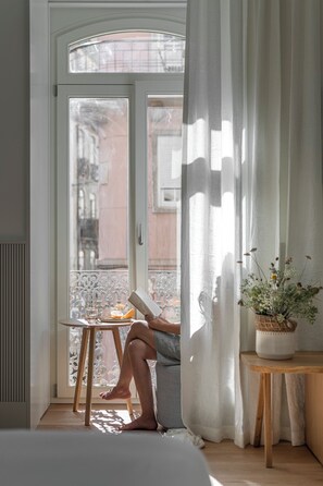 Premium Double Room | Egyptian cotton sheets, premium bedding, Select Comfort beds, minibar - Montecarmo 12 - Design Boutique Hotel (Lisbon)