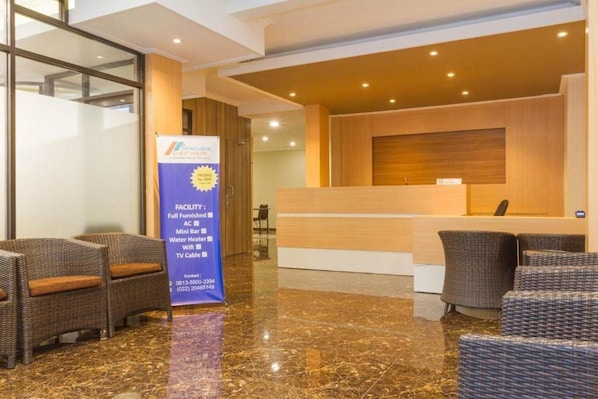 Lobby - Reddoorz Plus @ Dipatiukur (Bandung)