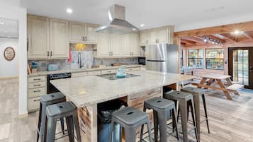 House, Multiple Bedrooms | Private kitchen | Fridge, oven, coffee/tea maker, toaster