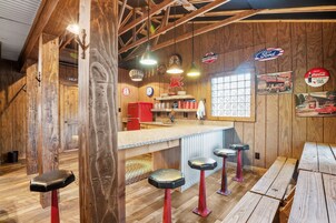 Refrigerador, horno, cafetera/tetera, tostadora