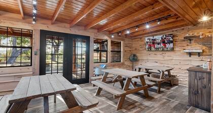 Guadalupe Bluff Bunk House 5 Bedroom Home by RedAwning