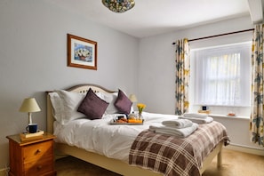 2 habitaciones, cuna de viaje, wifi gratis y ropa de cama
