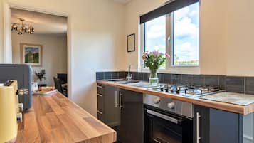 Kühlschrank, Mikrowelle, Ofen, Wasserkocher