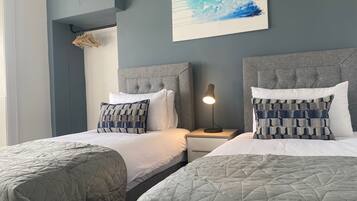 2 bedrooms, iron/ironing board, free WiFi, bed sheets