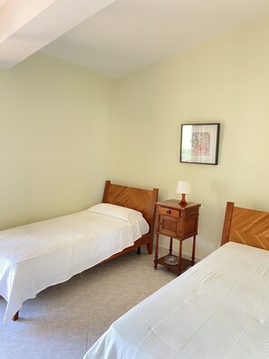 2 Schlafzimmer, Reisekinderbett, WLAN, Bettwäsche