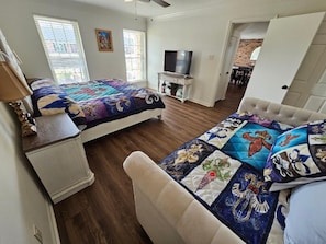 6 Schlafzimmer, Bügeleisen/Bügelbrett, Reisekinderbett, WLAN