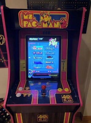 Game room - Cheerful 4BR/12BD “Ravishing Ranch” (Dayton)