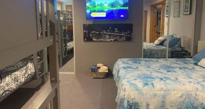 Cheerful 4BR/12BD “Ravishing Ranch”