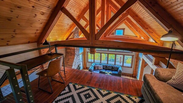 テレビ、ステレオ、書斎 / ワークスペース