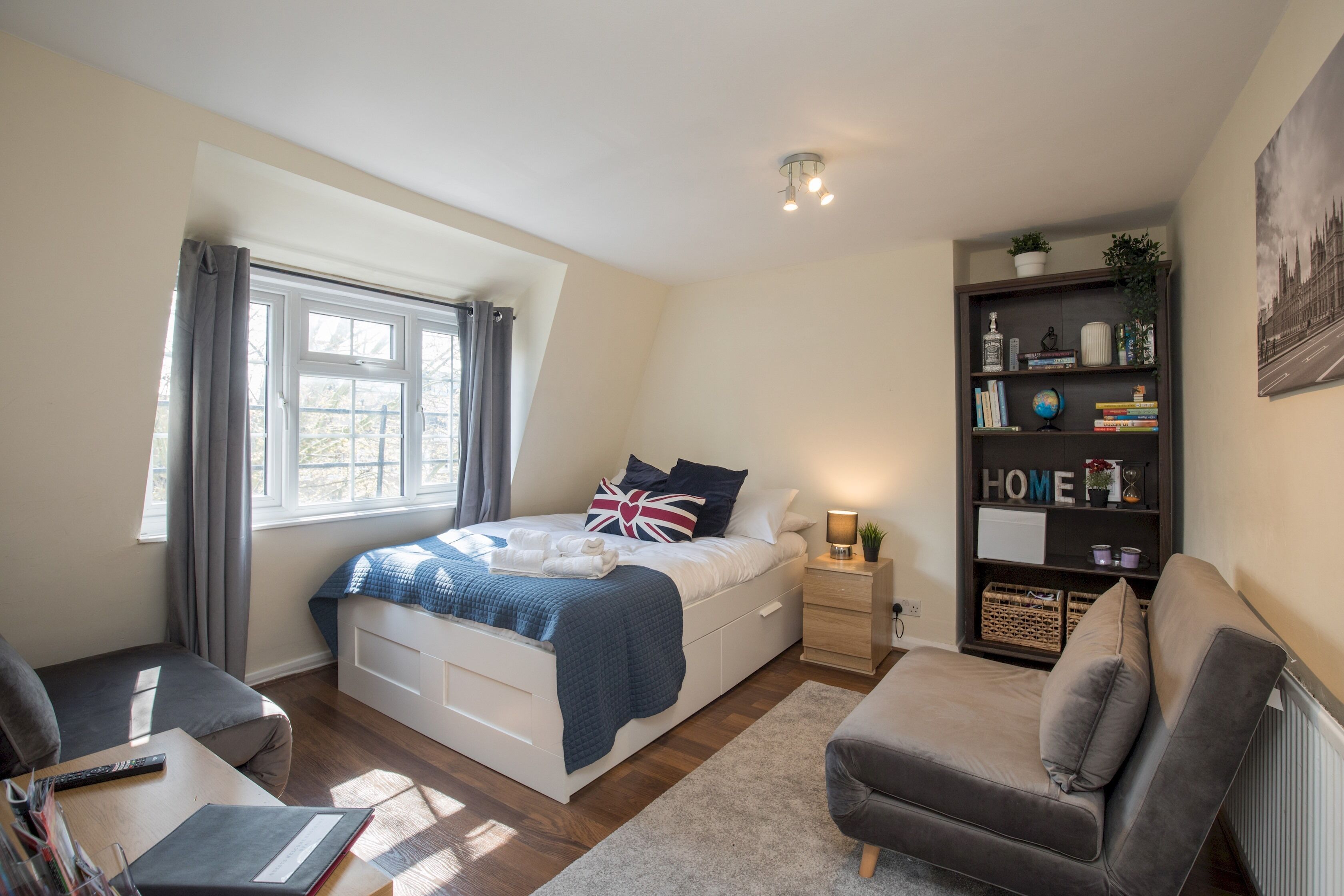 2 bedrooms, iron/ironing board, free WiFi, bed sheets