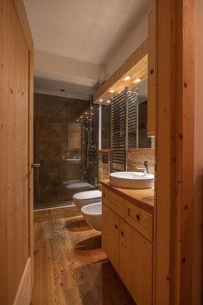 Baignoire, serviettes fournies