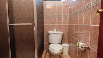 Toallas, jabón y papel higiénico