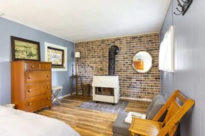 2 Schlafzimmer, Schreibtisch, Bügeleisen/Bügelbrett, WLAN