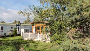 Cottage | Property grounds