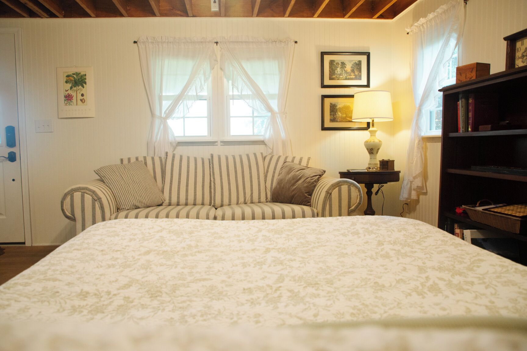 1 habitación, tabla de planchar con plancha, wifi gratis y ropa de cama 