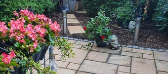 Large maisonette near Düsseldorf Central yet quiet with garden and underground parking space