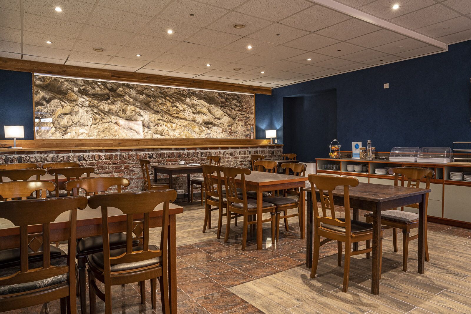 Bao gồm bữa sáng buffet hàng ngày 