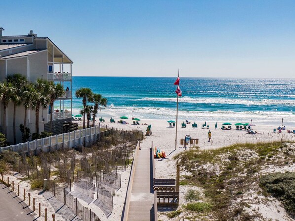 Beach nearby - Designer Condo with Gulf Views, Heated Community Pool, and 1.5 Blocks to Beach (Santa Rosa Beach)