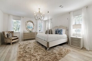 4 bedrooms, iron/ironing board, travel crib, free WiFi
