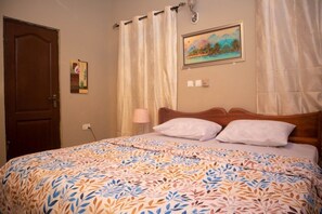 3 bedrooms, iron/ironing board, WiFi - Lurelin Village Apartments at North Legon (Greater Accra Region)