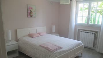 2 bedrooms, iron/ironing board, travel crib, free WiFi