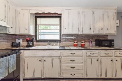 Cake Cozy Home Near Port of Savannah