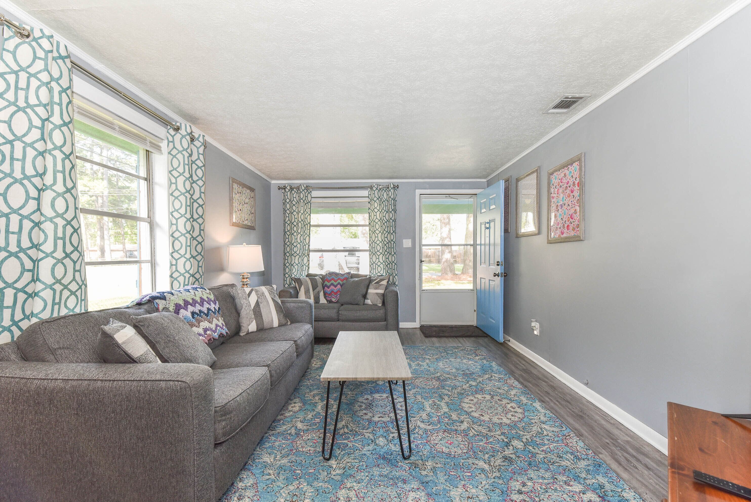 55-吋智慧型電視、數位頻道、電視、Netflix