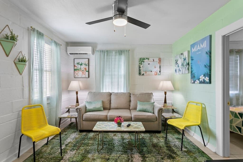 WATERFRONT 1Bed 1Bath Apartment Near Downtown