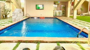 Outdoor pool - J's Place (Abuja)
