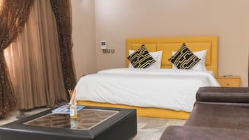 Deluxe Studio Suite | Front of property