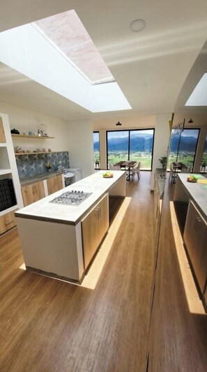 Oven, stovetop, coffee/tea maker, highchair