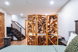 3 bedrooms, iron/ironing board, travel crib, free WiFi - L'E S'O U S - B O I S ° Spa et plein air (Saint-Faustin-Lac-Carré)