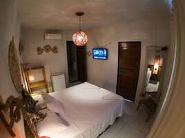 Comfort Double Room | Iron/ironing board, free WiFi, bed sheets