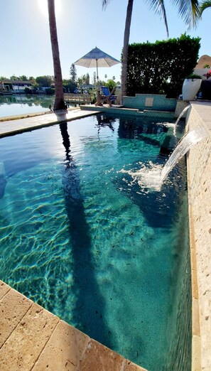 Piscine extérieure, piscine chauffée