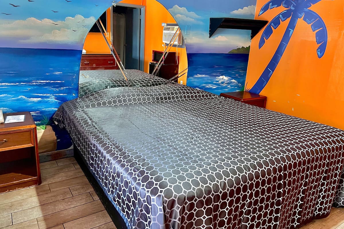 Basic Single Room | Free WiFi, bed sheets
