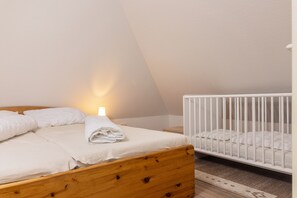 3 Schlafzimmer, Bügeleisen/Bügelbrett, Reisekinderbett, kostenloses WLAN