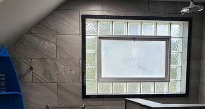 Lovely 1 bedroom rental. Newly renovated!