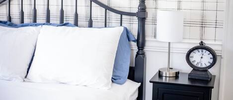 1 soverom, strykejern/-brett og sengetøy